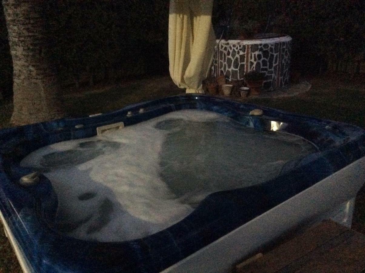 Chalet Piscina Jakuzzi Sevilla Hacienda de Tarazona Εξωτερικό φωτογραφία