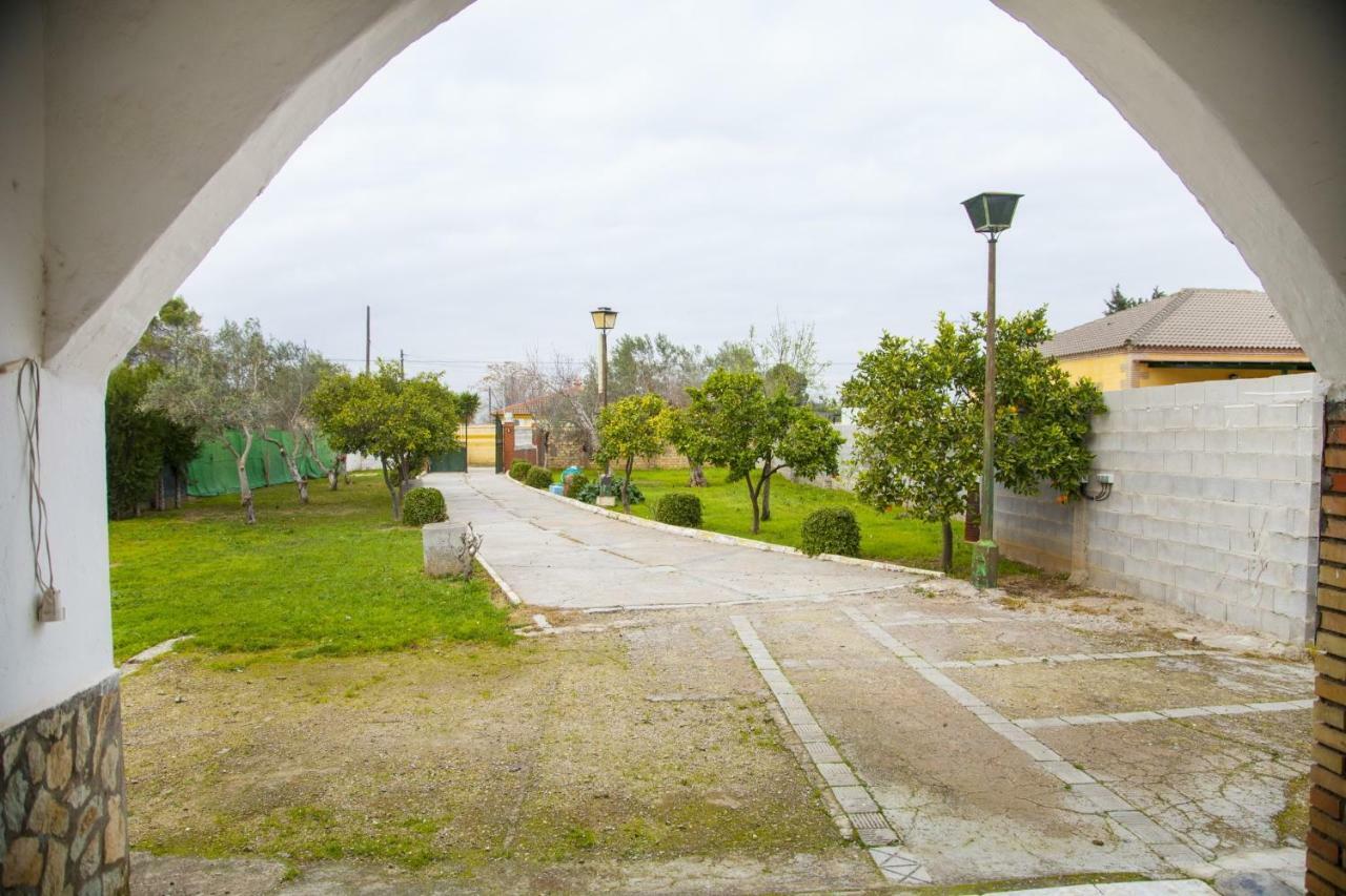 Chalet Piscina Jakuzzi Sevilla Hacienda de Tarazona Εξωτερικό φωτογραφία